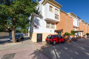 🏡 Pareado único en Armilla junto al Nevada Shopping – Amplio, luminoso y listo para entrar a vivir photo 0