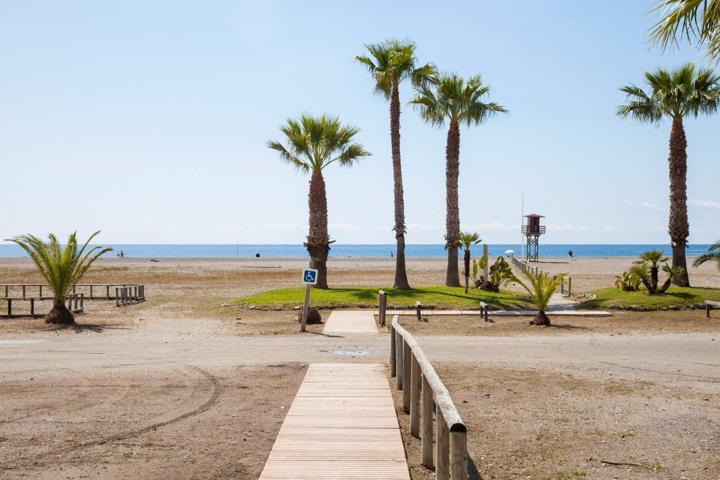 Piso de 3 dormitorios junto Playa Poniente, Motril. photo 0
