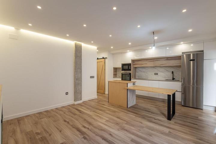 IMPRESIONANTE PISO EN ARMILLA photo 0