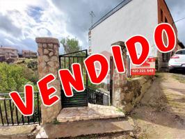 CASA CON PATIO EN VENTA EN BURGOHONDO photo 0