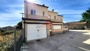 CHALET EN VENTA EN BERROCALEJO DE ARAGONA, ÁVILA 05194 photo 0