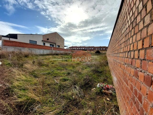 INMHOGAR ÁVILA VENDE PARCELA DE 535m2 photo 0