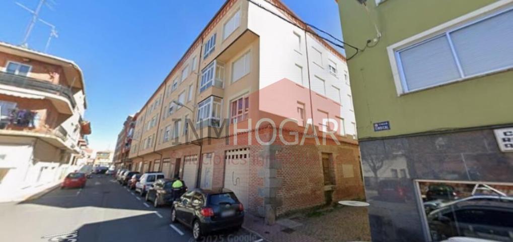 VIVIENDA CÉNTRICA Y SEMINUEVA CERCA DE LA AVENIDA Y LOS PASEOS, ARÉVALO 05200 photo 0