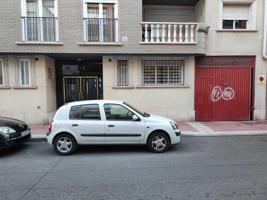 Plaza de garaje coche mediano en zona Delicias photo 0