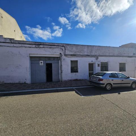 Amplia Parcela en Barrio de las Flores, Valladolid - Ideal para Inversión photo 0