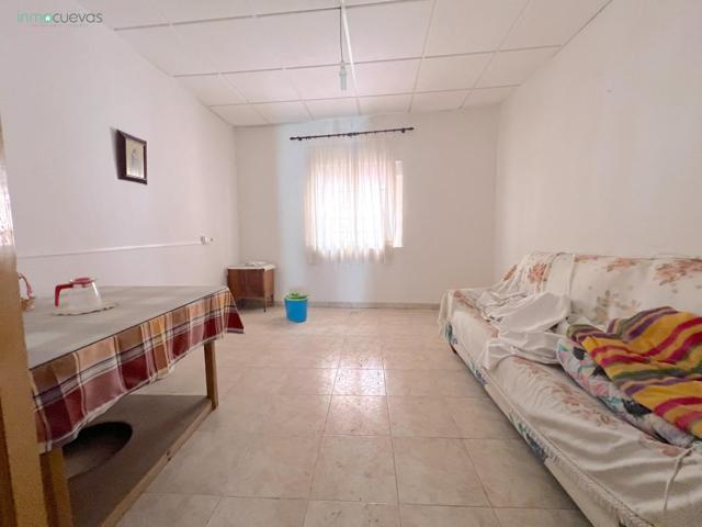🏠 Casa adosada en venta en el centro de Cuevas del Almanzora – ¡Gran oportunidad para inversores! photo 0