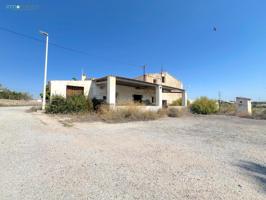 Casa con gran terreno en Burjulú: un proyecto lleno de posibilidades photo 0