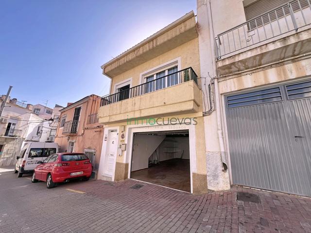 Amplia Casa en el Corazón de Cuevas del Almanzora con Garaje y Patio photo 0