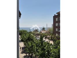 🏡 Piso seminuevo con vistas al mar en Badalona – A 3 minutos de la playa 🌊 photo 0