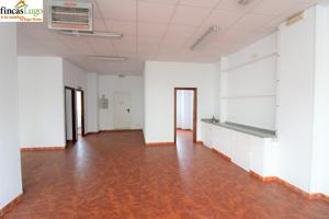 LOCAL COMERCIAL ACONDICIONADO AL LADO DEL CAMPUS UNIVERSITARIO photo 0