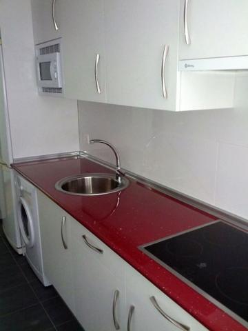 Piso sin muebles con servicios centrales photo 0