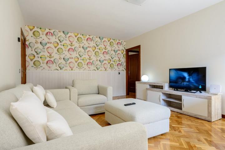 Precioso piso de tres habitaciones y dos baños entre Canalejas y Gran Vía photo 0