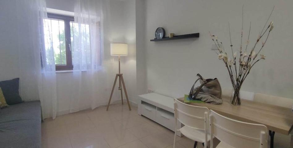 ALQUILER ESTUDIO CERCANO AL PUENTE ROMANO photo 0