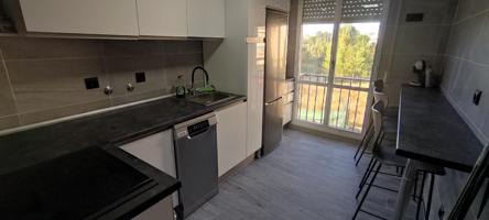 VENTA PISO CON GARAJE Y TRASTERO JUNTO C.C EL TORMES photo 0
