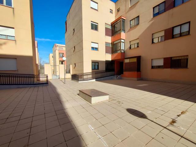 Piso en Venta en Calle Jovellanos photo 0