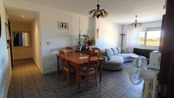 Se vende piso de tres dormitorios en Villamayor photo 0