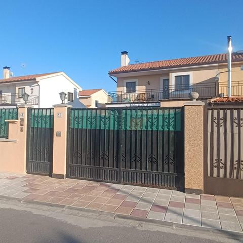 ESPECTACULAR CHALET CON AMPLIA PARCELA photo 0