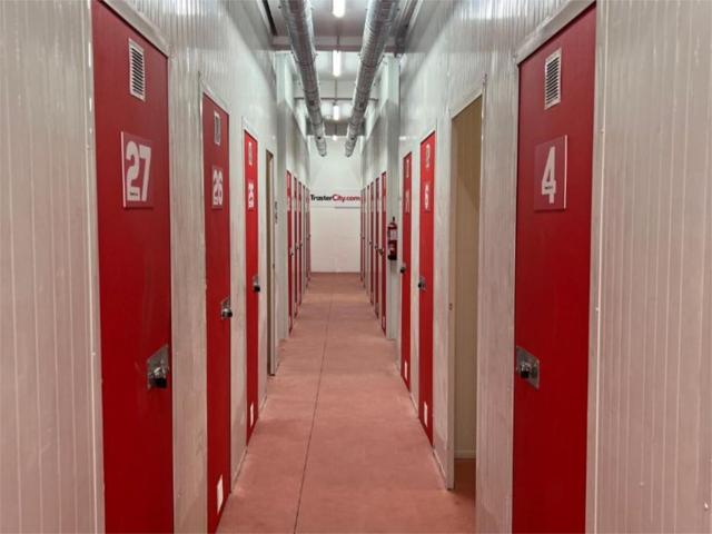 SE VENDE TRASTERO EN EDIFICIO INFANTA LEONOR photo 0