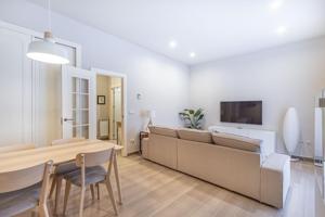 Avenida de la Constitución. Bonito piso amueblado con 2 dormitorios. photo 0