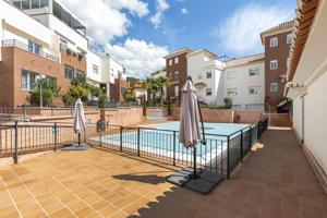 CASA EN VENTA EN URBANIZACIÓN PRIVADA JUNTO AL HOSPITAL VITHAS! photo 0