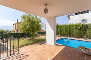 Gran Casa en Urbanización El Torreón photo 0