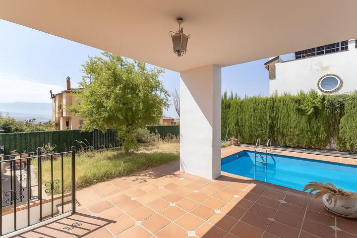 Gran Casa en Urbanización El Torreón photo 0