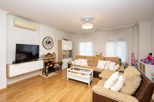 Preciosa casa pareada en venta en Ogijares, ideal para familia. photo 0