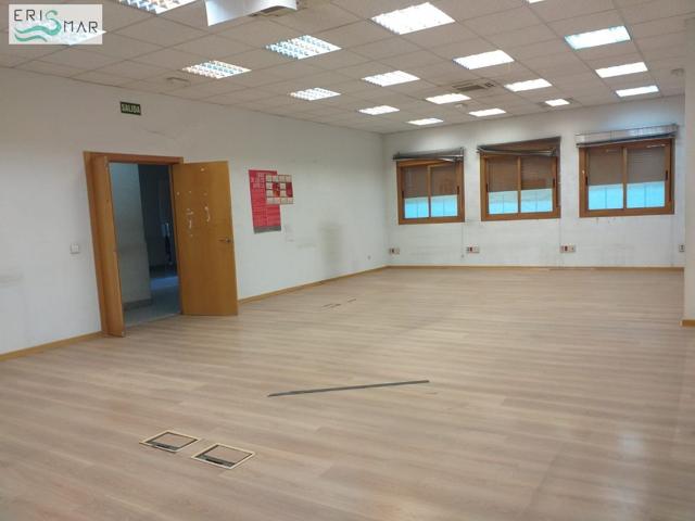 LOCAL COMERCIAL EN ALQUILER Y VENTA EN NAVALCARNERO photo 0