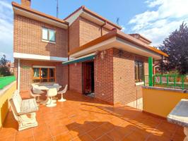 CHALET INDEPENDIENTE AV. LA NAVA photo 0