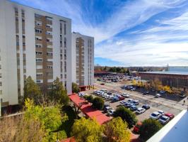 PISO COMPLETAMENTE REFORMADO DE 4 DORMITORIOS photo 0