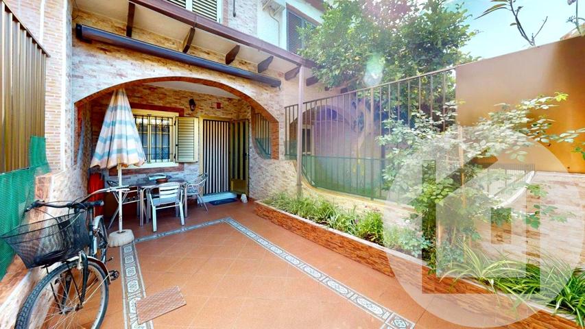 Dúplex céntrico en Los Alcázares, listo para entrar a vivir photo 0