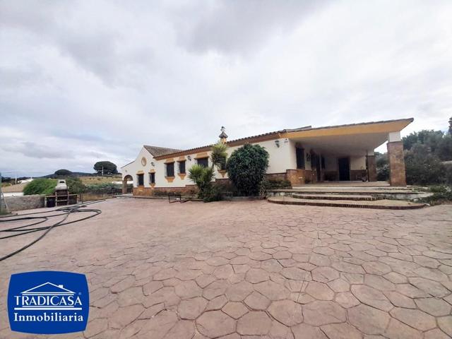 ARCOS DE LA FRONTERA, FINCA RÚSTICA DE 5.685M², 2 CHALETS, BOXES Y ESTABLOS PARA CABALLOS photo 0