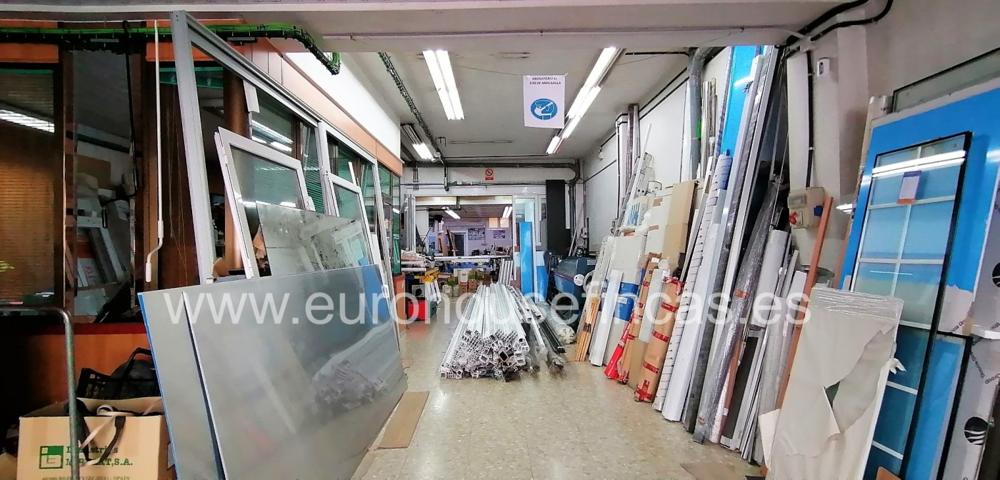 EN ZONA DE PASO. 220 M2 photo 0