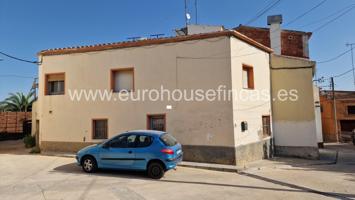 Casa de pueblo esquinera en Sant Pere De Riubitlles (Barcelona). photo 0