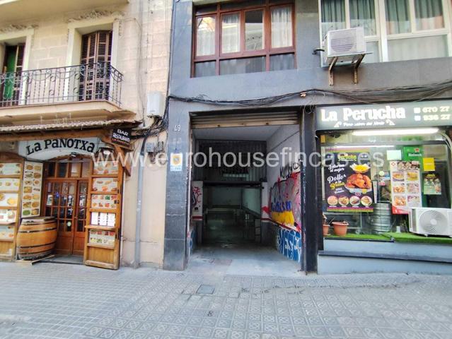 ¡Oportunidad de compra! Plaza de aparcamiento en venta en la Calle Portbou, Sants! photo 0