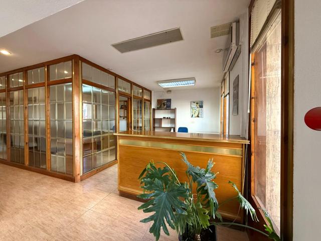 Se vende local comercial en avenida de America en Cartagena. photo 0