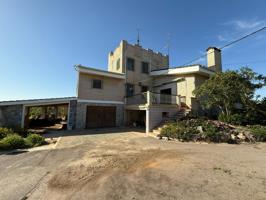 Se vende precioso chalet independiente en un terreno cercano a los Molinos Marfagones. photo 0