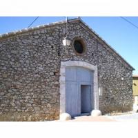 Casa de piedra integrada en el pueblo photo 0