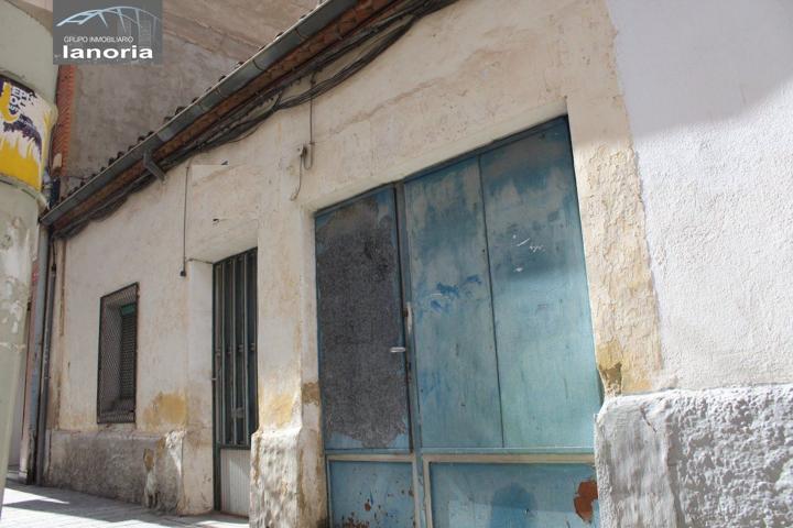 LA NORIA VENDE CASA INDEPENDIENTE, C- MIGUEL SERVET. PARA REHABILITAR O PROMOCION DE 5 APARTAMENTOS. photo 0