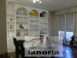 Grupo la Noria VENDE Piso VPO de 3 dormitorios, 2 baños, patio y garaje. Zona El Pilar. photo 0