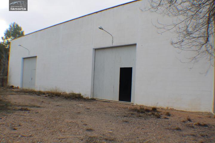 Grupo la Noria VENDE terreno de 8.000m con una nave de 390m en Zona Carretera de la peñas. photo 0