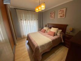 Grupo la Noria VENDE piso Reformado, primero SIN ascensor. 3 dormitorios, 2 baños, terraza (Barrio El Pilar) photo 0