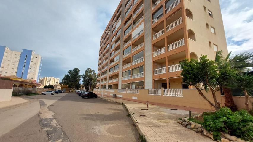 Apartamento de tres dormitorios en planta baja. Playa Honda. photo 0