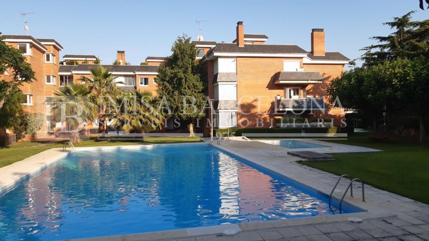 PRECIOSO PISO EN EL EXCLUSIVO COMPLEJO RESIDENCIAL LES LLOSES photo 0