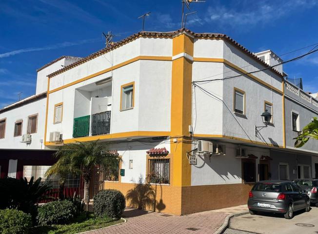 EDIFICIO CON 3 APARTAMENTOS Y LOCAL ALQUILADOS PARA INVERSORES A 100 M DE LA PLAYA photo 0