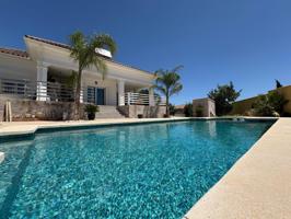 Exclusivo Chalet en San Roque - Pueblo Nuevo de Guadiaro photo 0