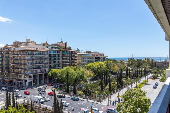 Exclusiva propiedad en el Paseo Mallorca con vistas panorámicas sobre el corazón de Palma photo 0