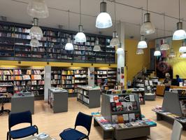 Oportunidad!!Traspaso de librería en el centro de Palma – Zona Plaza Patines photo 0