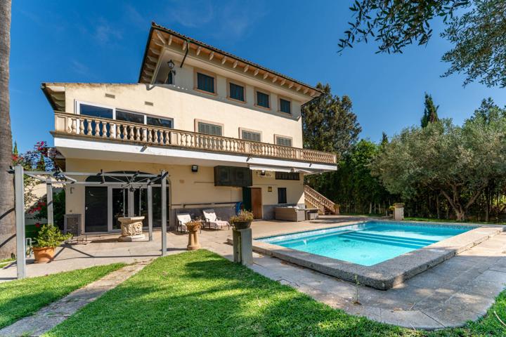 Finca con carácter, piscina privada y terreno en Vilafranca photo 0