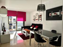 ALQUILER: Piso de dos habitaciones y dos baños con plaza de parking photo 0